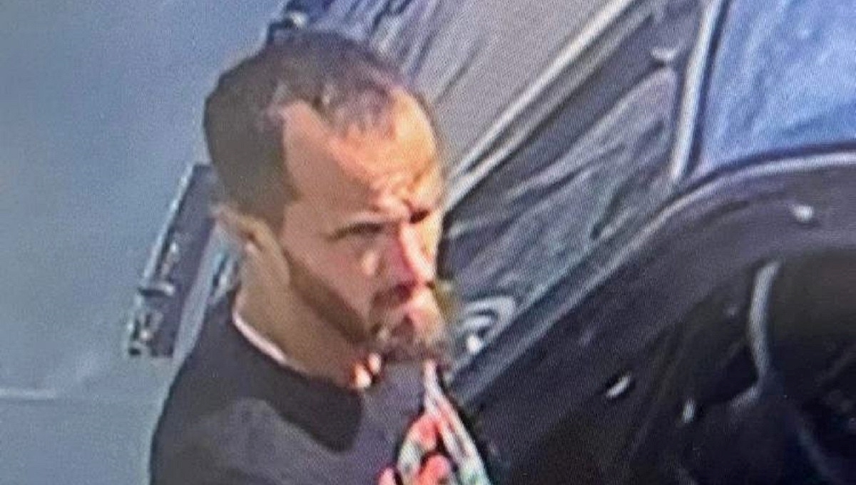 FOTO Jeste li vidjeli ovog muškarca? Osumnjičen je za krađu auta kod Crikvenice