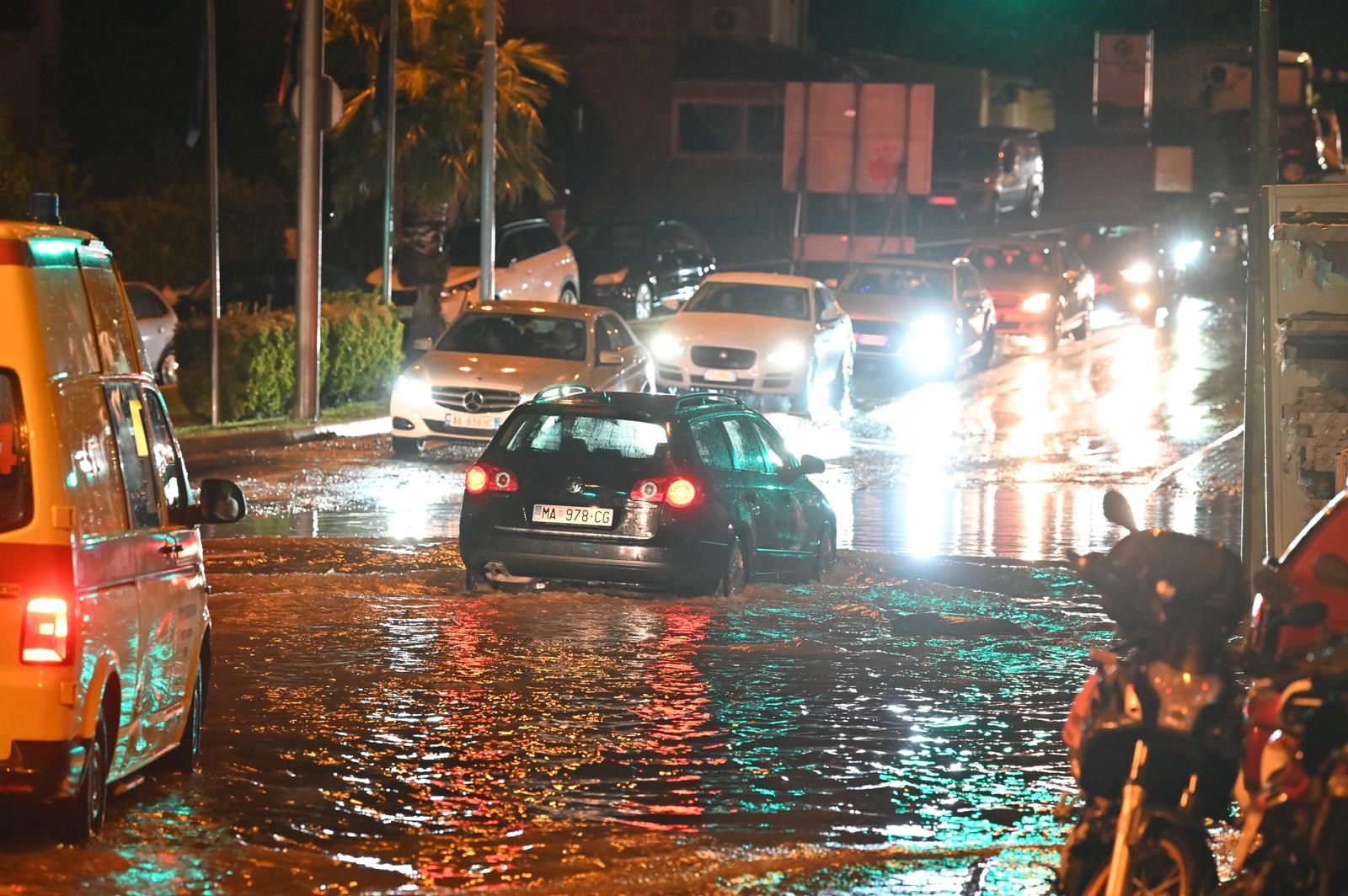 Upaljen narančasti alarm, dijelu Hrvatske prijeti potop. Oglasila se civilna zaštita