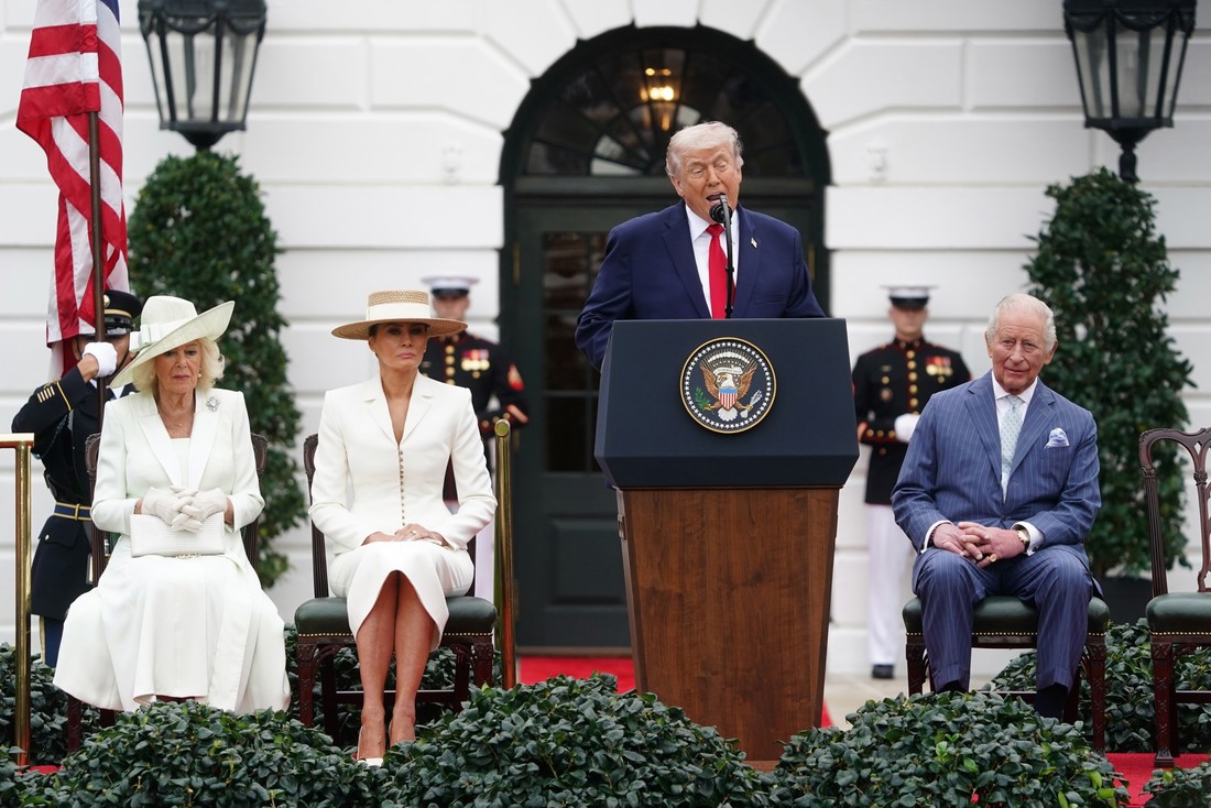 Trump na susretu s kraljem Charlesom nizao neugodne šale