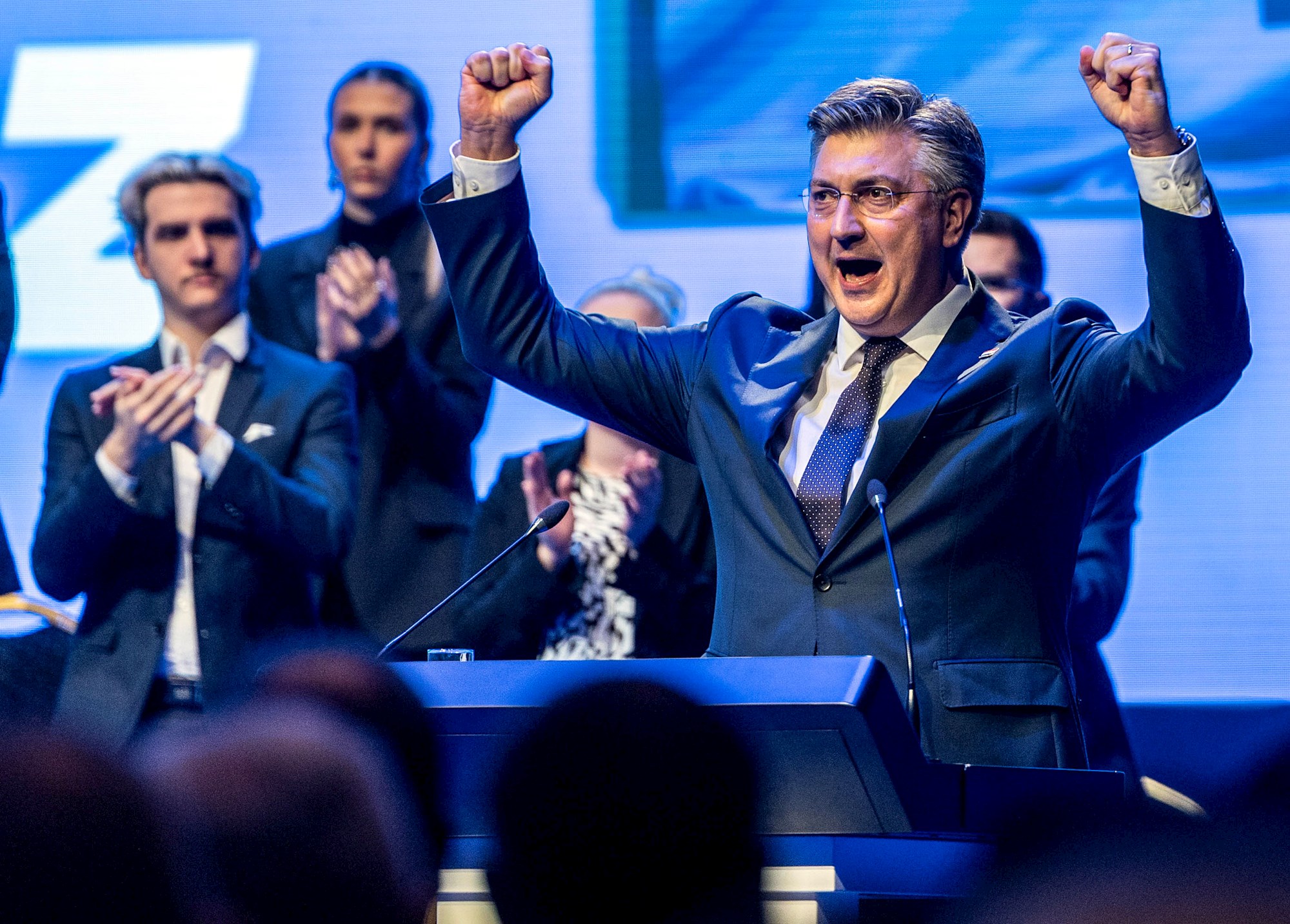 Plenković pred HDZ-ovcima obećao: Majke će za svako dijete godinu ranije u mirovinu