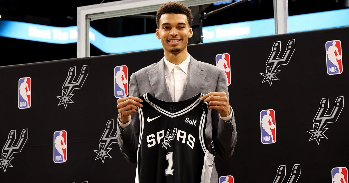 Prošlog tjedna je bio prvi izbor NBA drafta, a sad je objavio da neće igrati na SP-u