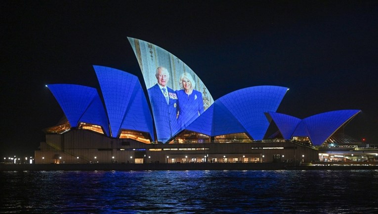 Kralj Charles doputovao u Australiju, opera u Sydneyju osvijetljena njemu u čast