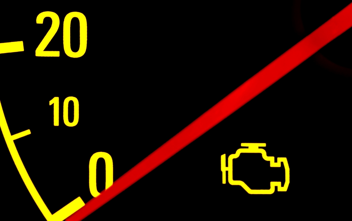 Što napraviti kada zatreperi žuta lampica? Evo uputa korak po korak