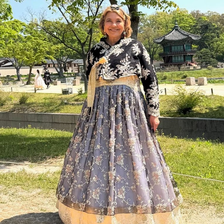 Karmela Vukov-Colić posjetila Južnu Koreju, fotografirala se u tradicionalnoj haljini