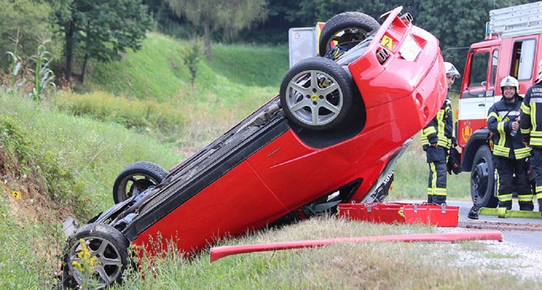 FOTO Teška nesreća kod Varaždina: BMW prešao u krivu traku, Fiat se prevrnuo