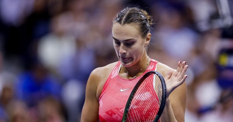 Prva tenisačica svijeta nakon poraza u finalu razbila reket u svlačionici