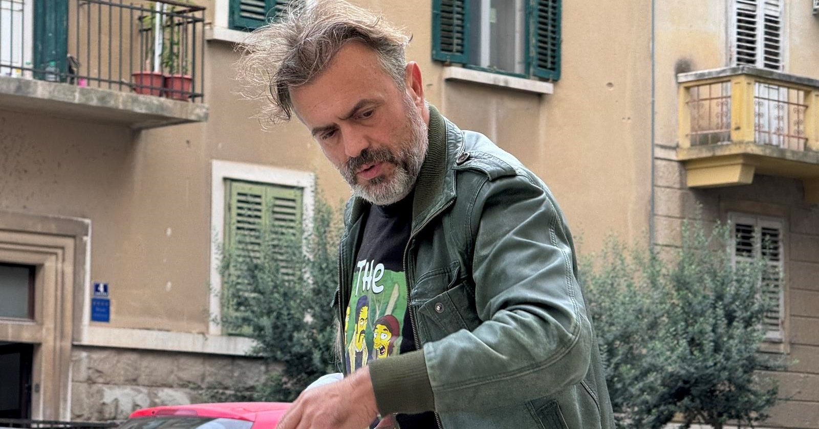 Trifunović napustio stan, nekoliko trenutaka kasnije Isidora ušla u zgradu