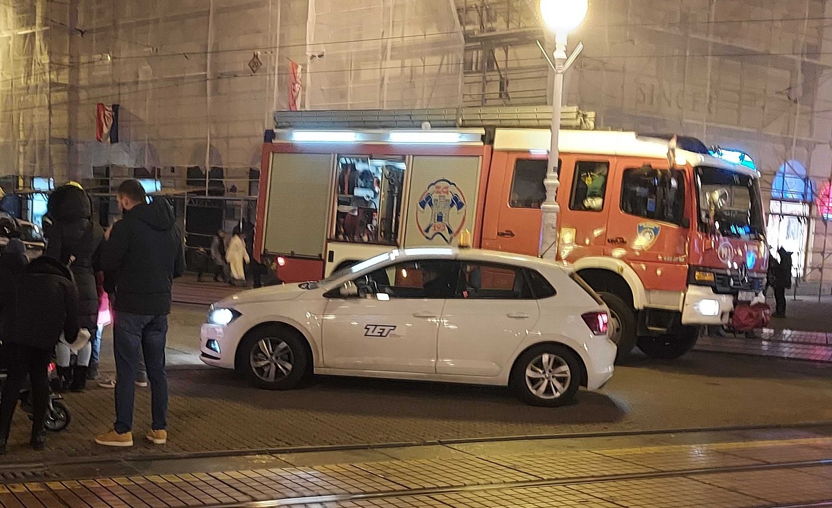 FOTO Na Trgu bana Jelačića u Zagrebu izbio manji požar