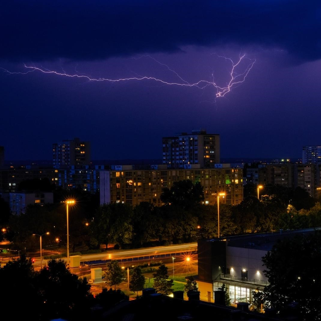 Ovako je izgledalo nebo iznad Zagreba tijekom olujnog nevremena
