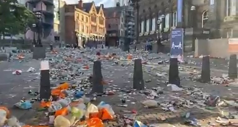 Pogledajte kako izgledaju ulice Leedsa nakon proslave ulaska u Premiership