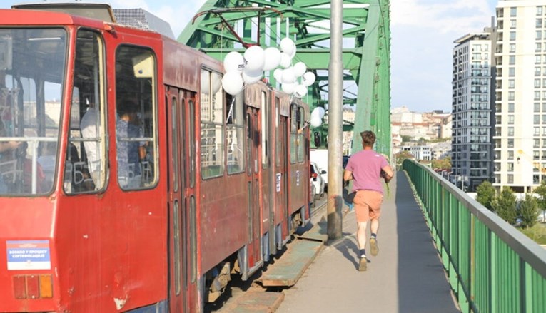 Muškarac u beogradskom tramvaju suzavcem poprskao više putnika