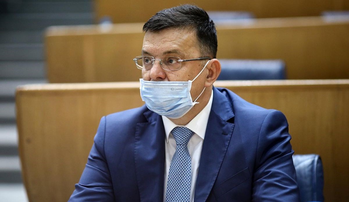 Predsjedavajući Vijeća ministara BiH pozitivan na koronavirus