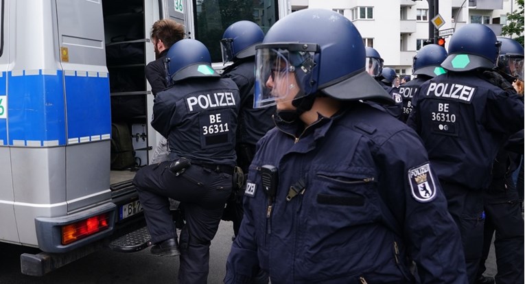 Velike racije u Njemačkoj: Desničari antivakseri planirali ubiti političara