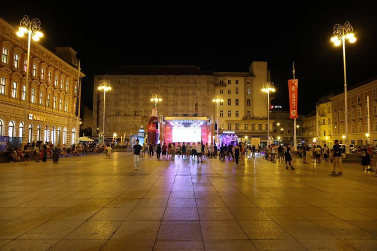 Centar Zagreba zasad izgleda skoro prazno. Hoće li biti navijača?