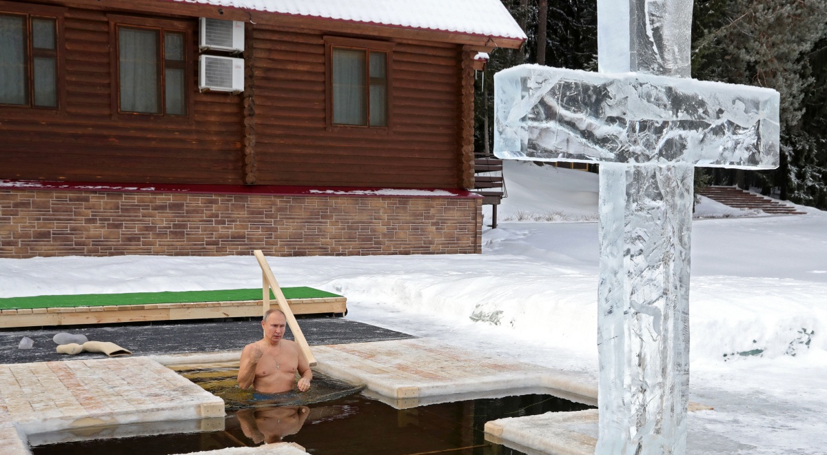 VIDEO Putin se na -20 °C kupao u zaleđenom jezeru