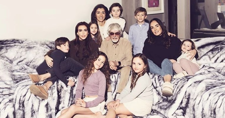 Tamara Ecclestone objavila obiteljsku fotku, otac Bernie (93) iznenadio izgledom