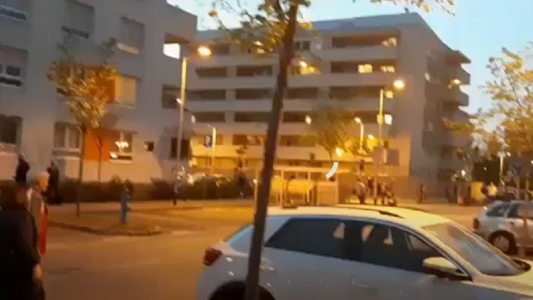 VIDEO Spontani koncert na balkonu: Zagrebački saksofonist uljepšao susjedima Uskrs