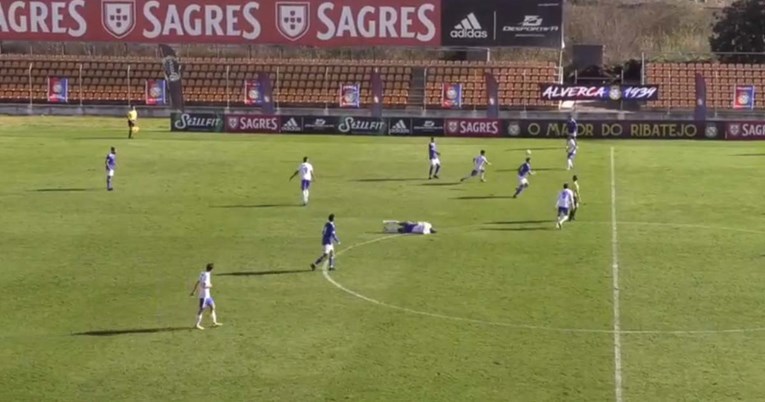 VIDEO U Portugalu se usred utakmice srušio 24-godišnjak. Oživljavali su ga na terenu