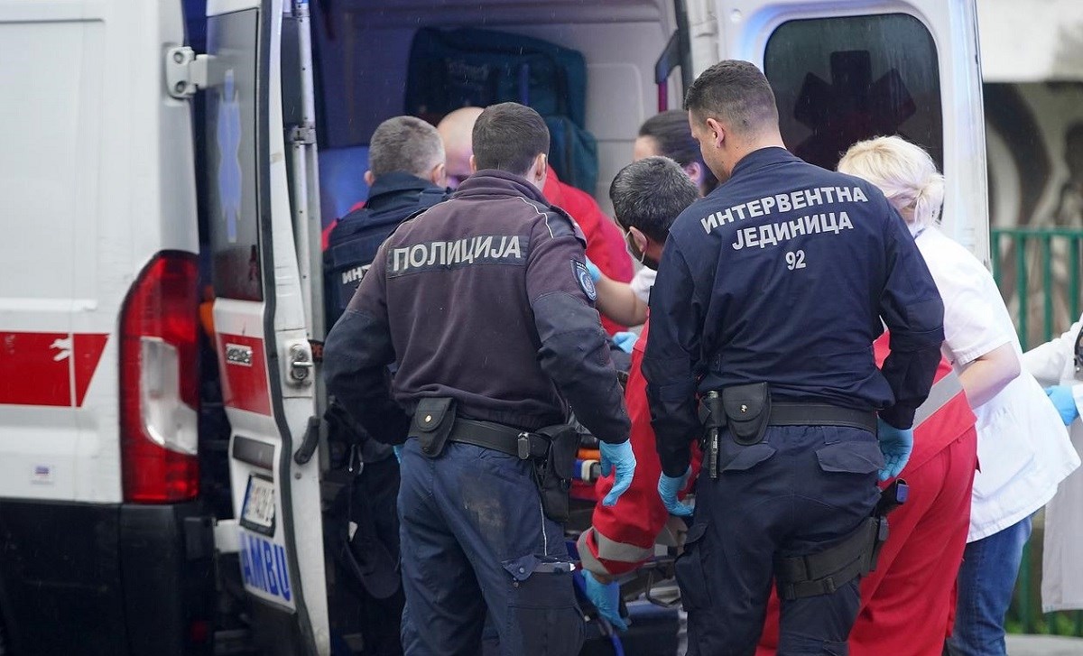Dijete od 14 mjeseci palo s drugog kata u Beogradu