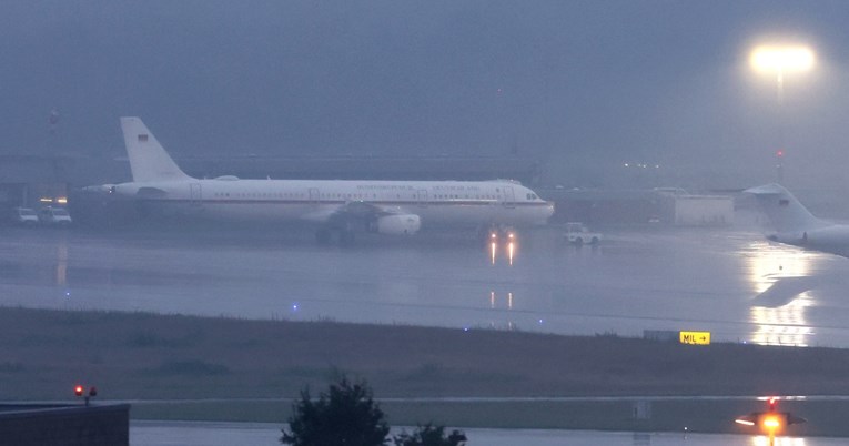 Avion sa 138 afganistanskih izbjeglica sletio u Njemačku, Merz negoduje