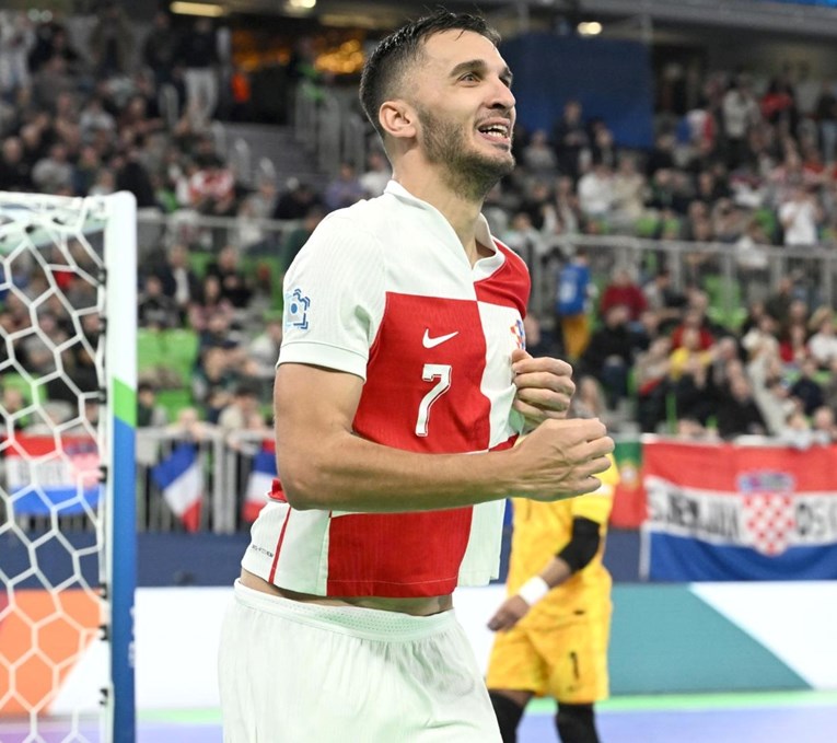 Spektakl na Gripama. Torcida slavila u golijadi, sjajni Jelovčić zabio pet komada