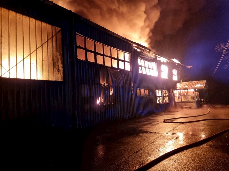 Umro radnik koji je teško opečen u strašnom požaru tvornice kod Velike Gorice
