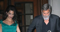 Amal Clooney izgleda besprijekorno u svilenom kompletiću koji ne skriva mane