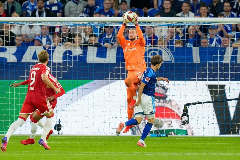 Povratnik u Bundesligu remizirao s Bayernom. Briljirao Karius