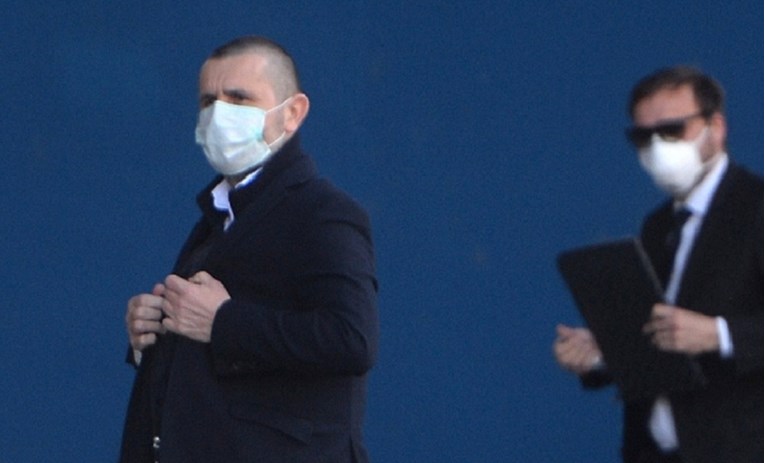 FOTO Bjelica maskiran stigao na pregovore s Mamićem. Uz njega je odvjetnik Hajduka
