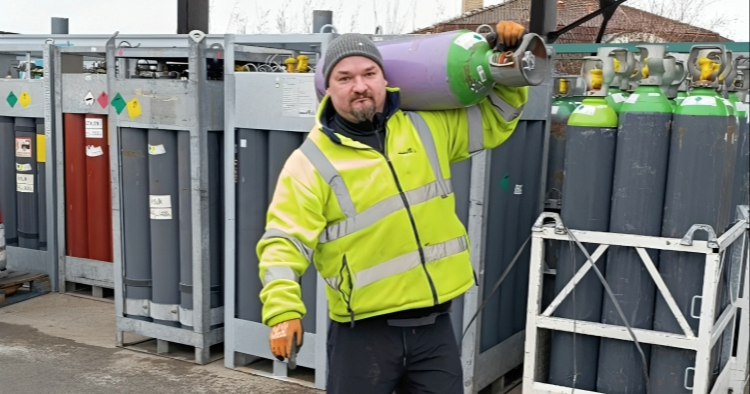 U godini zaradio 100.000 eura. Evo što radi dva dana nakon ispadanja sa SP-a u pikadu