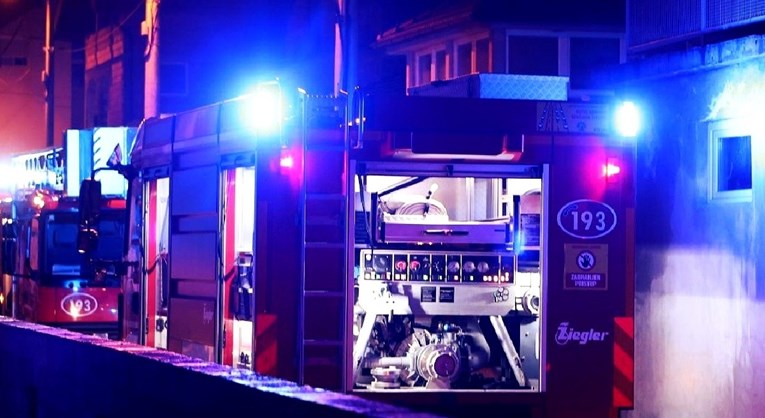 Požar u Zagrebu, zapalio se madrac na kojem je ležala žena