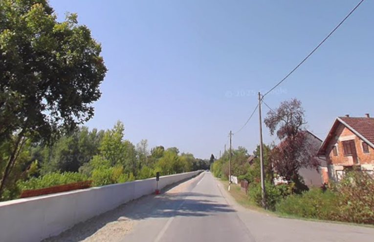 Muškarca kod Jasenovca prikliještila prikolica, umro je na mjestu