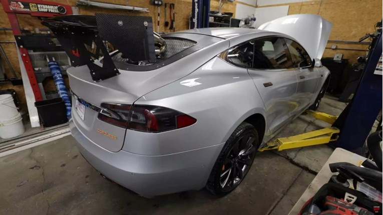 VIDEO Tesla je postao turbodizelski hibrid, evo što može