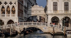 Iz venecijanskih kanala izvučeno više od tone otpada. "Ovo je rekordna količina"