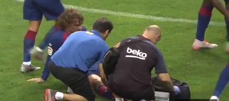Griezmann ostao ležati na travnjaku nakon sudara s Jorginhom