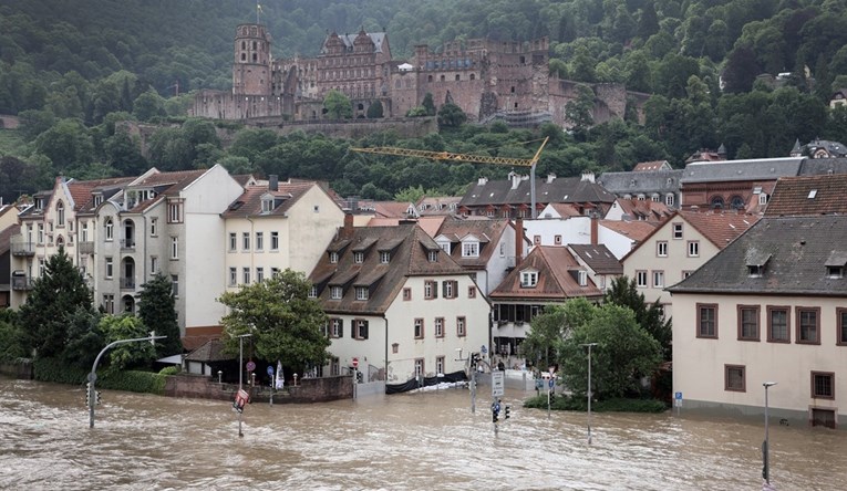 Jug Njemačke poplavljen. Meteorolozi: Ova količina kiše padne jednom u stoljeću