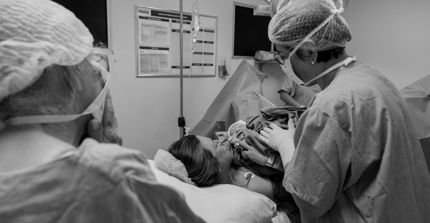 Mama tvrdi: Nisam mogla voditi ljubav, liječnici su me preusko zašili nakon porođaja
