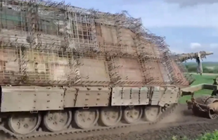 Ukrajinci su napokon počeli uništavati čudne ruske tenkove-kornjače