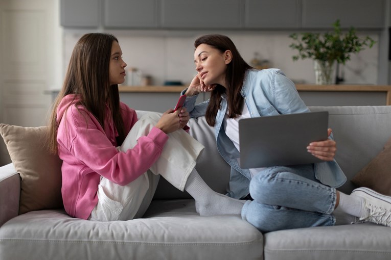Što djeca u pubertetu stvarno trebaju od majki, a nikad to ne kažu