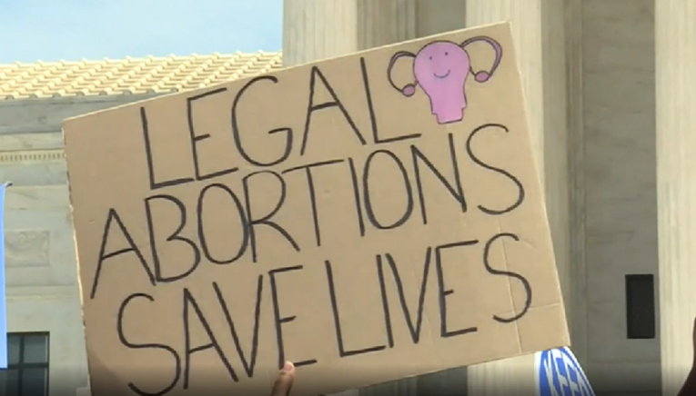 Alabama je zabranila abortus, čak i nakon silovanja. Što o tome misle žene?