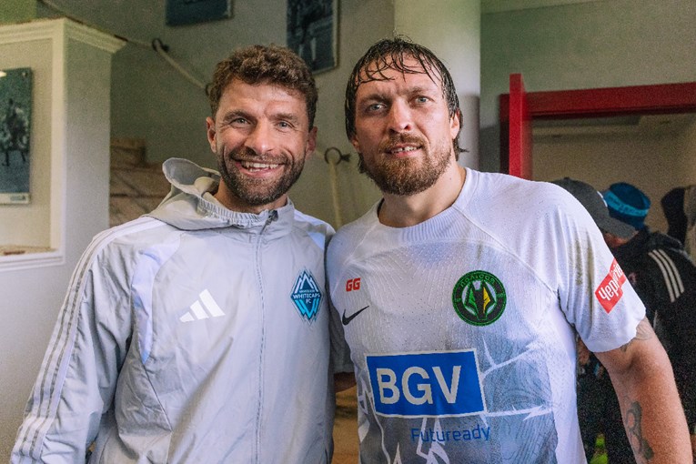 VIDEO Usik pobijedio Thomasa Mullera u profesionalnoj nogometnoj utakmici