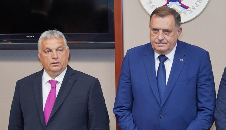 Dodik dijeli odlikovanja na Dan RS-a. Među odlikovanima Orban, Baja Mali Knindža...