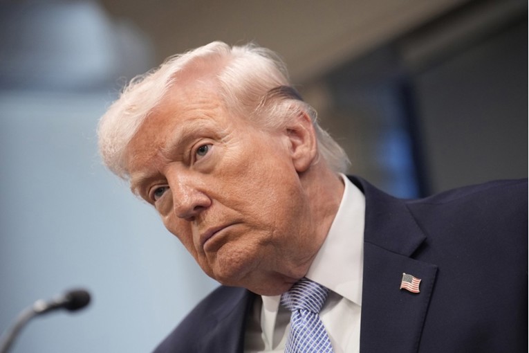 Trump: Blokadom Hormuza ga trajno otvaramo, to radim za Kinu i svijet