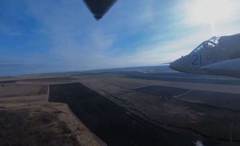 Snimljen trenutak udara u ukrajinski Su-25. Poginuo jedan od najiskusnijih pilota