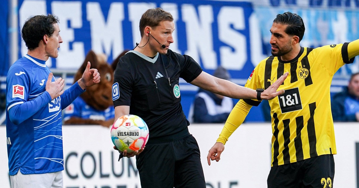 VIDEO Bizarna situacija u Bundesligi. VAR pozvao suca, on sve iznenadio odlukom