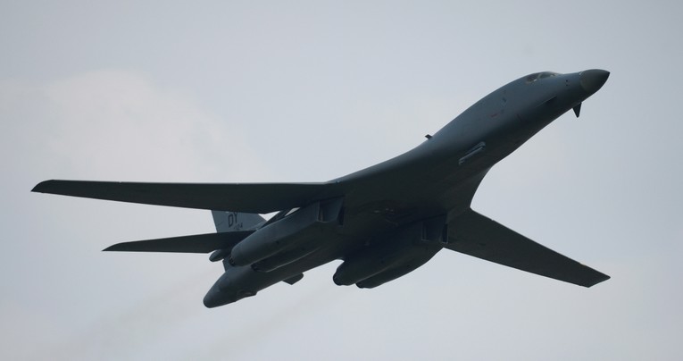 Rusi: Dva američka bombardera pokušala su prijeći granicu. Otjerali smo ih MiG-om
