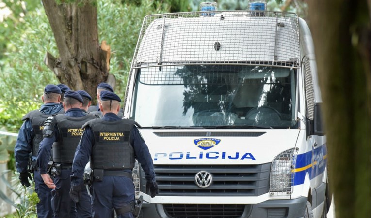 Uhićenja po Hrvatskoj, među uhićenima predstavnik Roma. Radili za srpsku mafiju