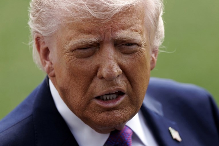 Trump najavio nove napade: "Gledajte što će se danas dogoditi tim poremećenim gadovima"