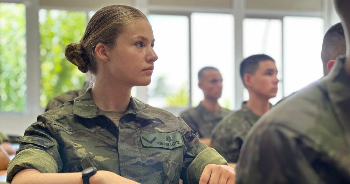 Španjolska princeza (17) krenula na vojnu obuku, objavljene njene prve fotke u odori