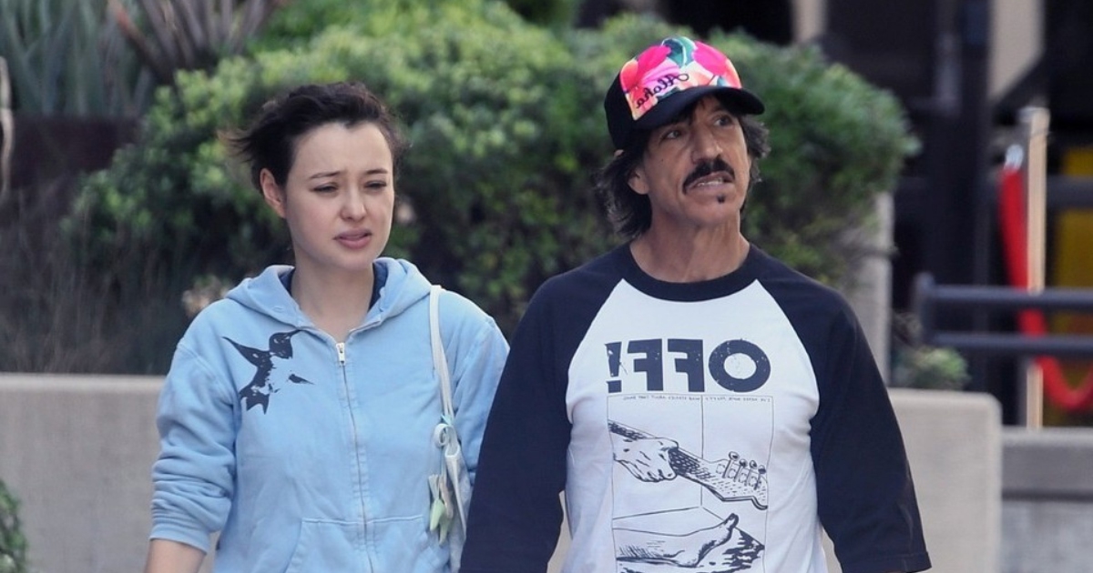 Djevojka frontmena RHCP-a: Stariji je 33 godine, ljudi me pitaju je li mi otac